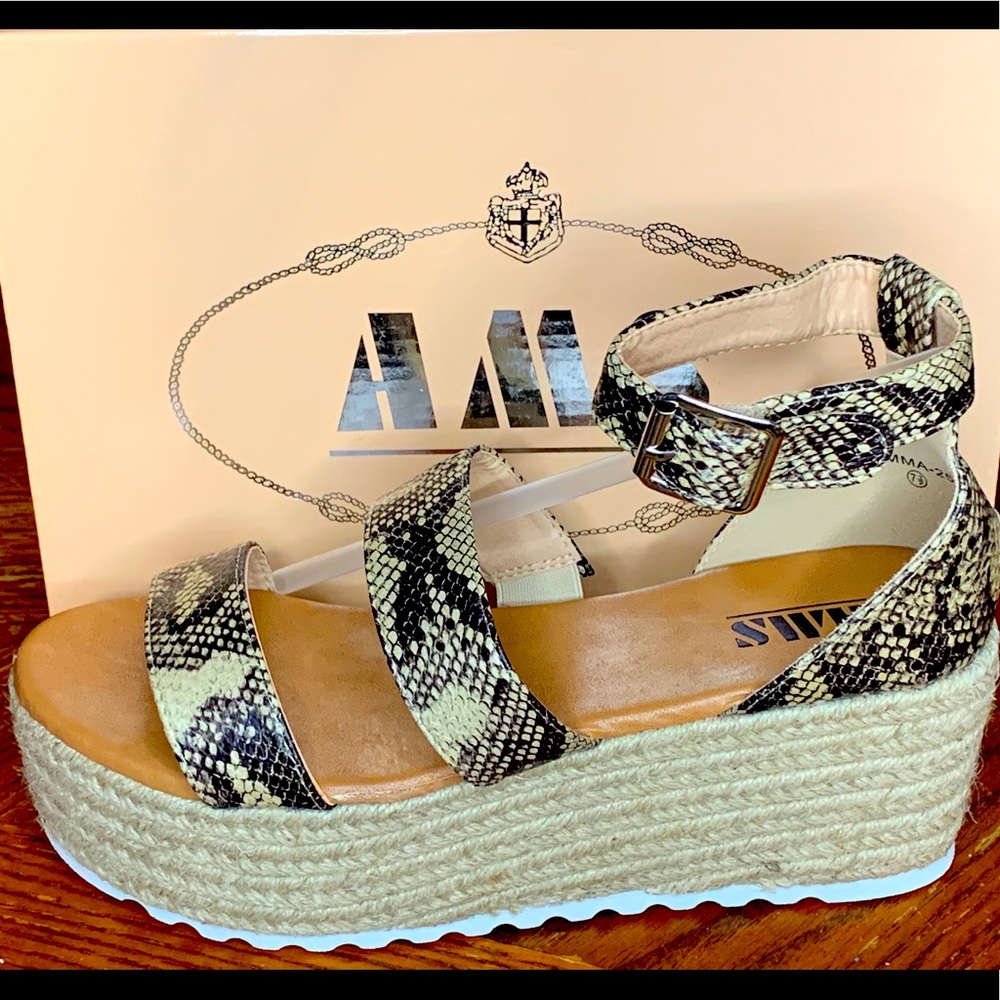 AMS Platform Snake Skin Style Heel